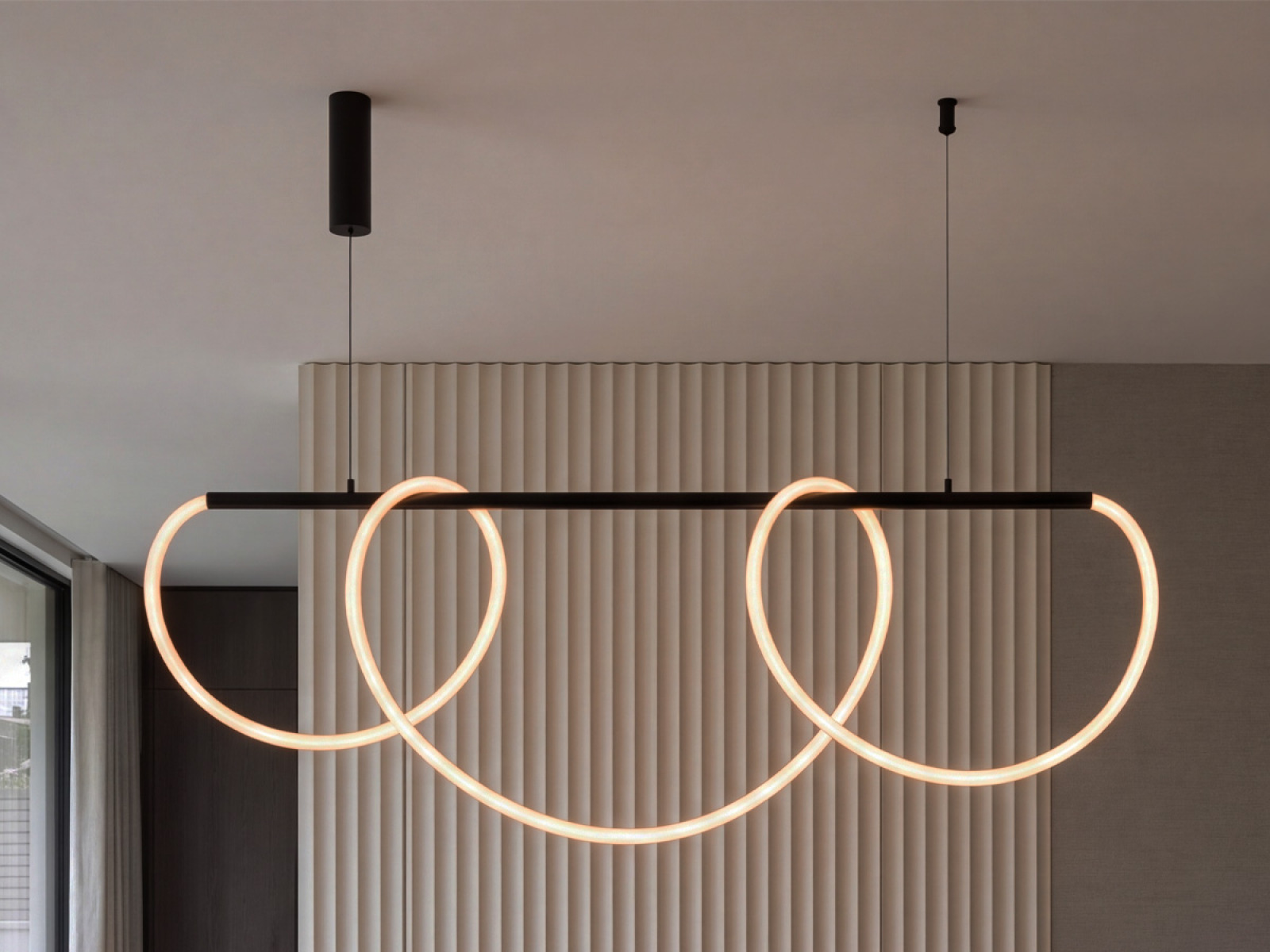 LED závesné svietidlo + diaľkový ovládač 105W - J4396/B