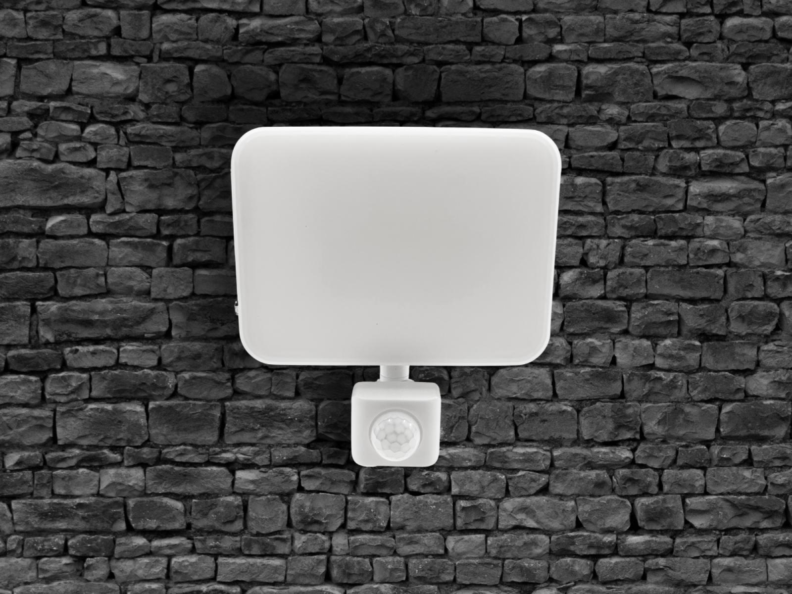 Vonkajší biely LED reflektor so senzorom 30W / 4000K - LF7123S