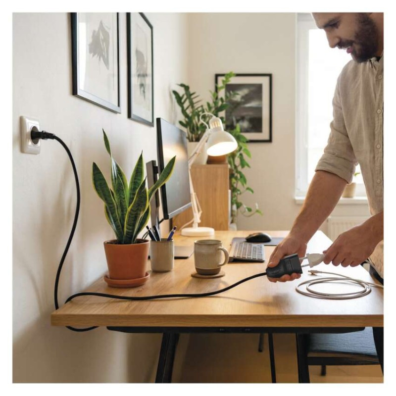 Dvojžilový pohyblivý prívod 1,5 m / 1 zásuvka / čierny / PVC / 0,75 mm2 4