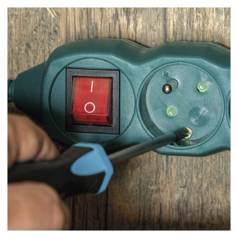 Predlžovací kábel 2 m / 3 zásuvky / s vypínačom / zelená / PVC / 1 mm2 1