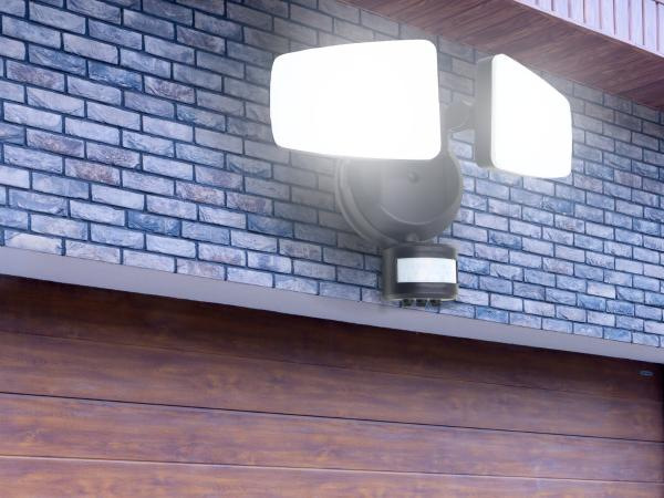 Vonkajší čierny LED reflektor s PIR senzorom 24W / 3000K / 4000K / 6000K - LFX025 11