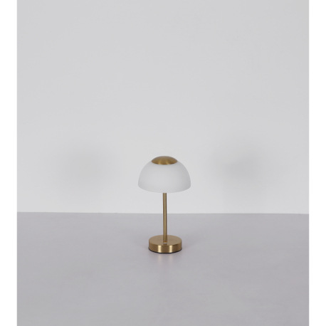 Nabíjateľná stolová lampa, kov mosadz matná, sklo biele, dotykové zapnutie/vypnutie, plynulá regulác 9