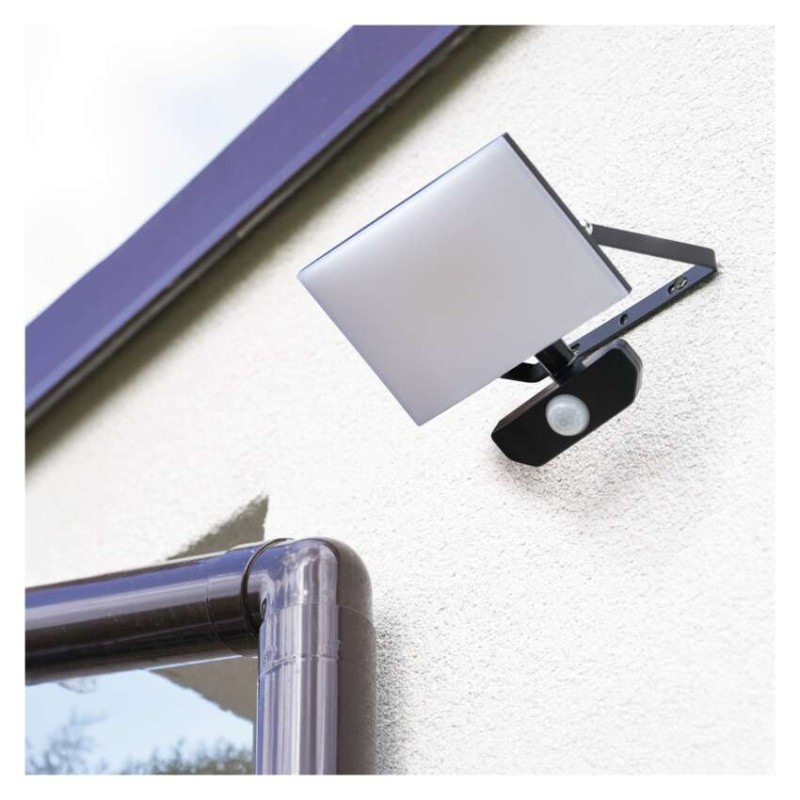 LED reflektor TAMBO so senzorom pohybu, 50 W, 5000 lm, čierny 11