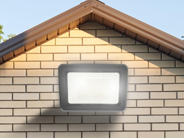 Vonkajší čierny LED reflektor 100W / 4000K - LF0025 6