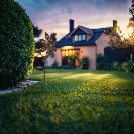 Solárne svietidlo, kov imitácia hrdze, číra sklenená guľa, žlté sklenené kryštály, posuvný spínač, b 1