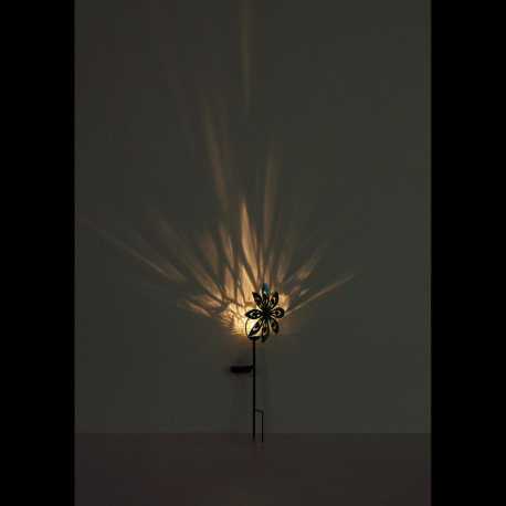 Solárne svietidlo, kov imitácia hrdze, číra sklenená guľa, žlté sklenené kryštály, posuvný spínač, b 13