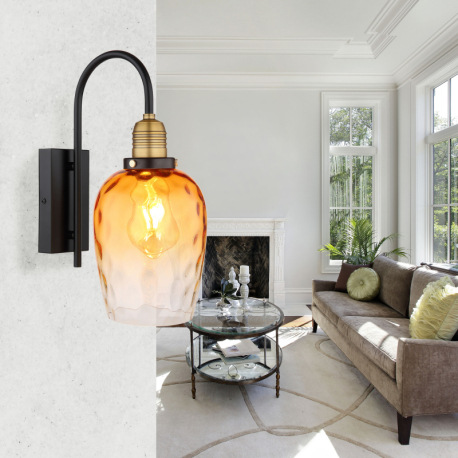 Nástenné svietidlo, kov čierny, sklo jantárové, priehľadné, kov mosadzný matný, smer svetla: nadol, 1