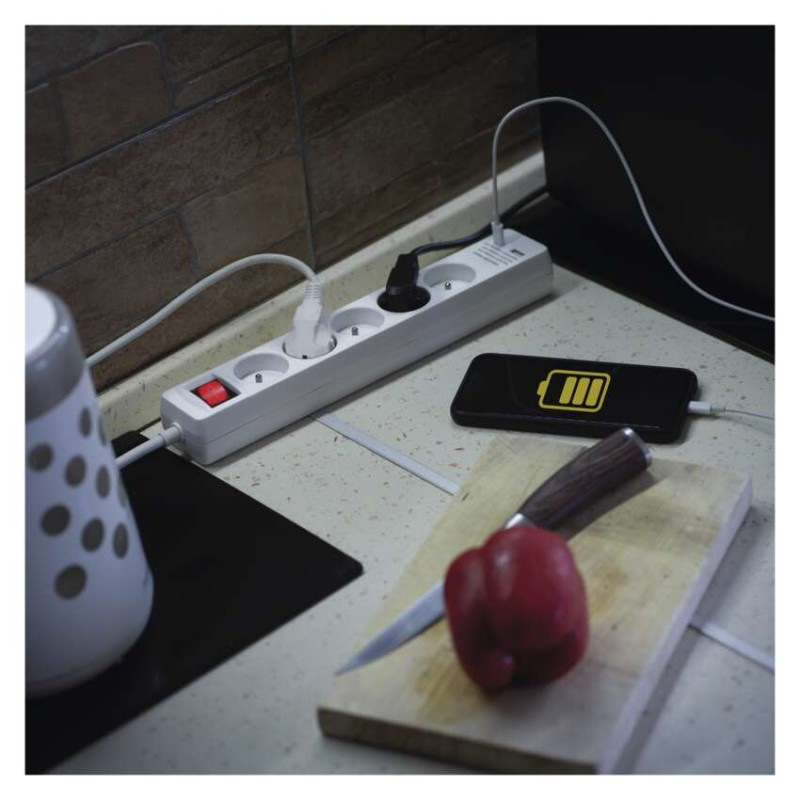 Predlžovací kábel 3 m / 5 zásuvky / s vypínačom / biely / 1×USB-A + 1×USB-C / 1,5 mm2 4