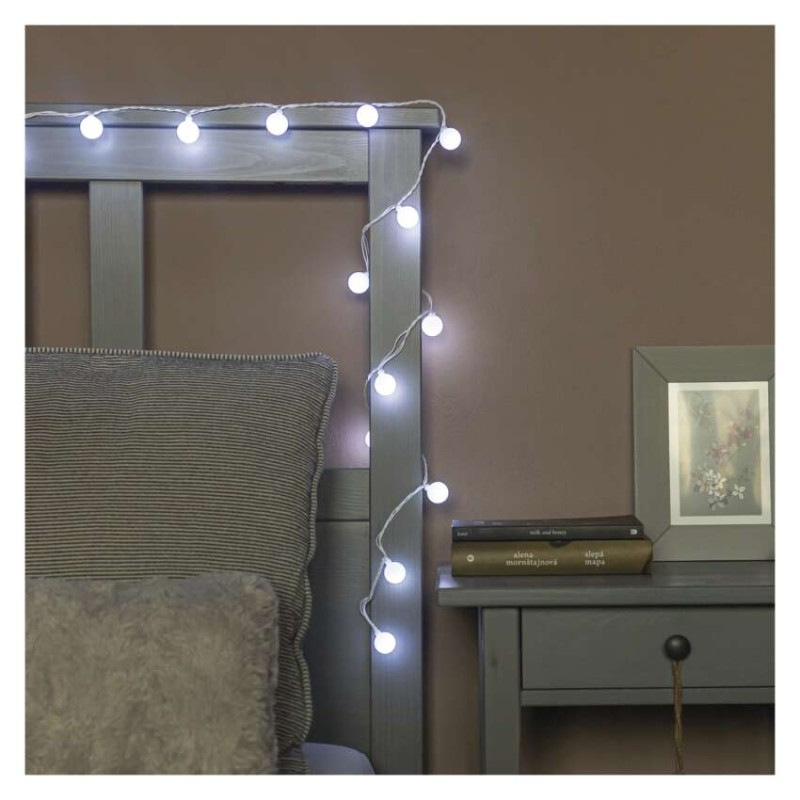 LED svet. cherry reťaz – guličky 2,5cm, 4 m, vonkajšia aj vnútorná, studená biela, časovač 4