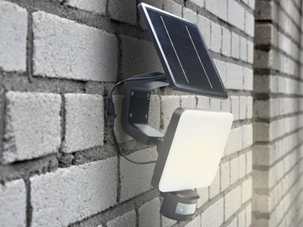 LED čierne vonkajšie solárne svietidlo so senzorom 12W / 3000K - 4100K - 6500K - LS022 4