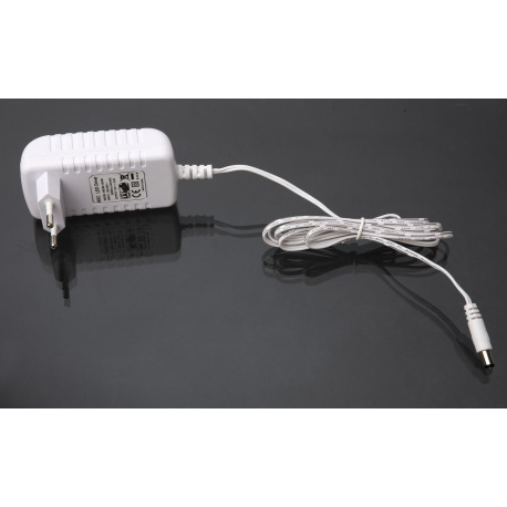 LED pásik plastový biely, stmievateľný, RGB menič a fixácia farieb, diaľkové ovládanie, možnosť skrá 7