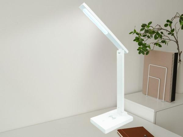 LED stolná lampa LISA 5W stmievateľná s bezdrôtovou nabíjačkou a USB - DL1202/W