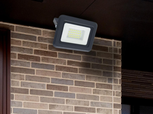 Vonkajši LED reflektor 20W / 4000K - LF0022