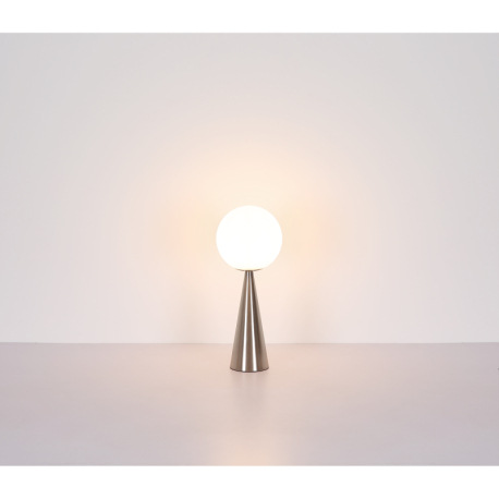 Stolové svietidlo, kov mosadz, sklenená guľa biela, textilný kábel čierny, kolískový vypínač na kábl 13