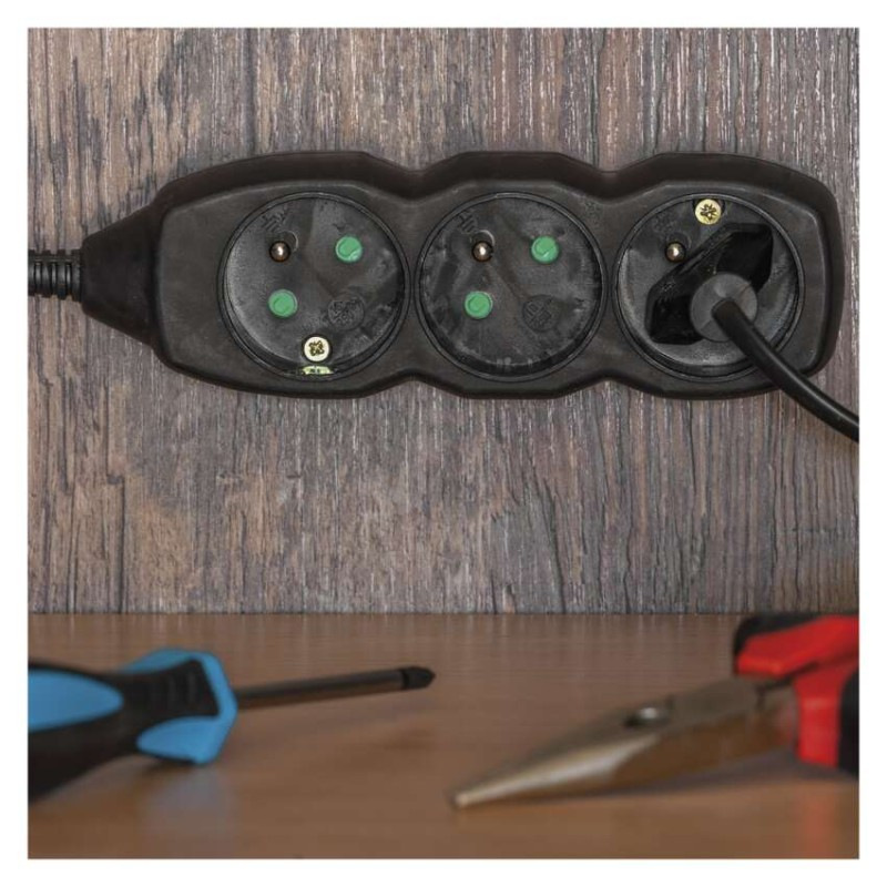 Predlžovací kábel 5 m / 3 zásuvky / čierny / PVC / 1 mm2 4