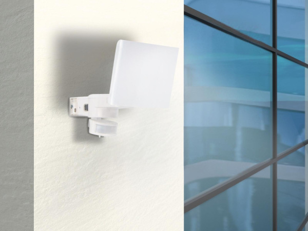 Vonkajší LED reflektor s PIR senzorom 24W / 4000K - LFX121 19