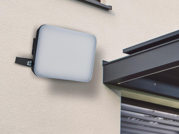 Vonkajší čierny LED reflektor 30W / 4000K - LF7023