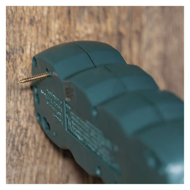 Predlžovací kábel 3 m / 5 zásuviek / s vypínačom / zelená / PVC / 1,5 mm2 3