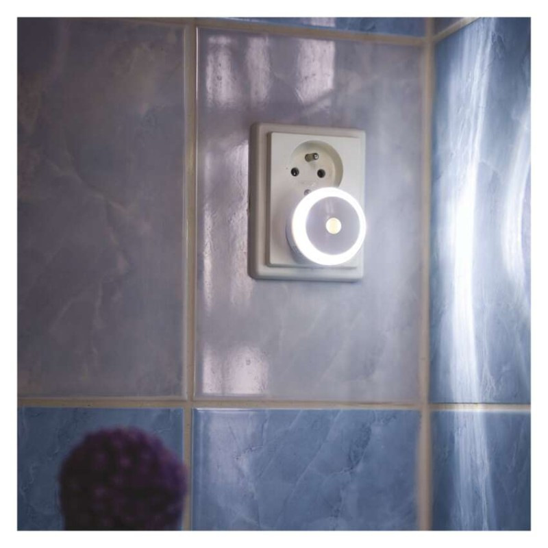 LED nočné svetlo P3306 s fotosenzorom do zásuvky 6
