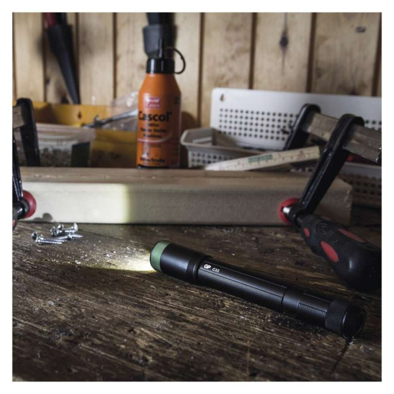 CREE + COB LED ručné svietidlo GP C33, 180 lm, 2× AA, fokus 2