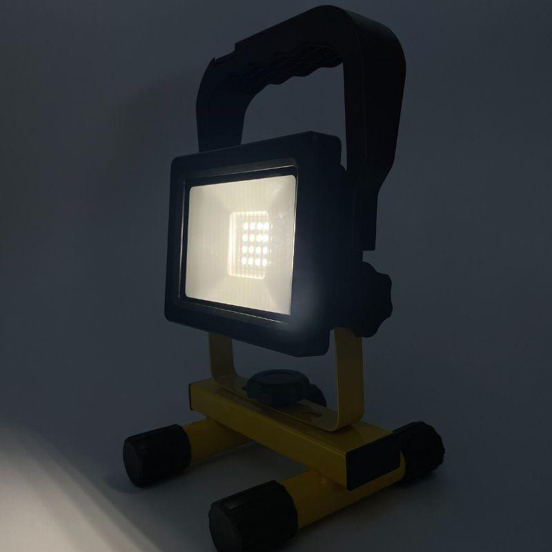 LED prenosné pracovné nabíjacie svietidlo 10W - WL20R 3