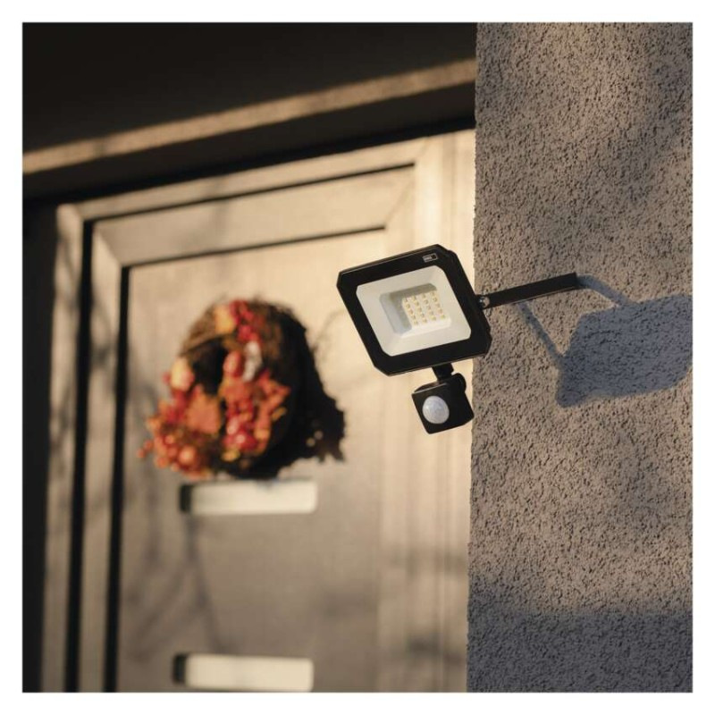 LED REFLEKTOR SIMPO 30W 3000LM IP44 NW PIR 9