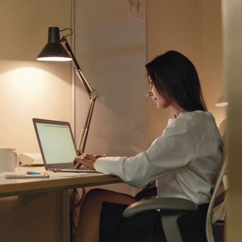 Predlžovací kábel 5 m / 4 zásuvky / čierny / PVC / 1 mm2 3