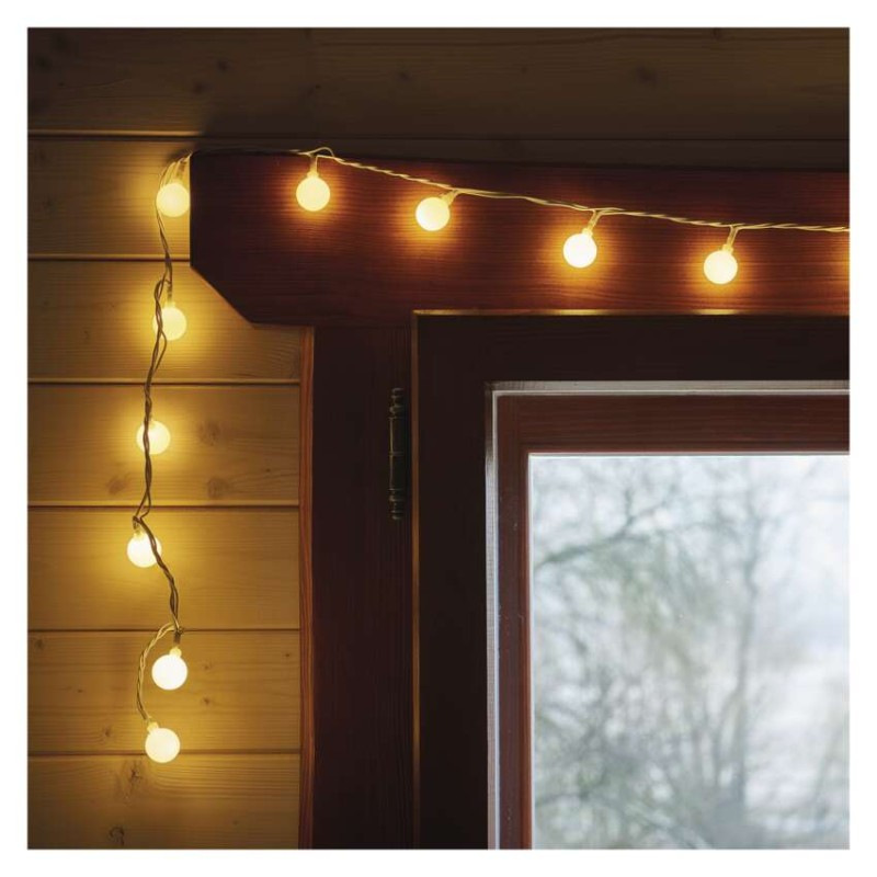 LED svetelná cherry reťaz – guličky 2,5cm, 4m, vonkajšia aj vnútorná, teplá biela, časovač 3